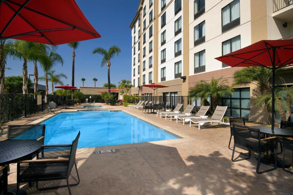 Hampton Inn & Suites Anaheim Garden Grove Main image 1